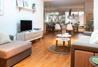 Apartamento Sanchez allows 18 year olds to book a room