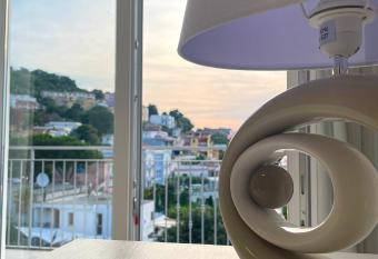 Quasi in Porto has Balcony rooms