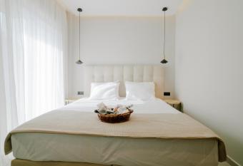 Aelia Apartments 2 has Balcony rooms