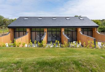 Romano Estate, The Courtyard has Balcony rooms
