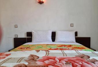 Residence touristique koutoubienne allows 18 year olds to book a room