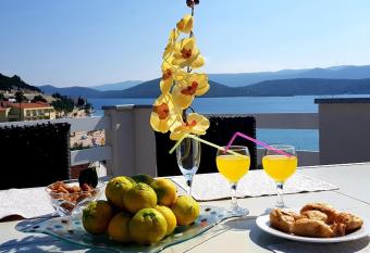 Apartmani Villa Delija Klek has Balcony rooms