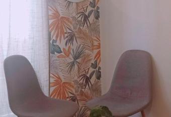 Super appartement avec terasse has Balcony rooms