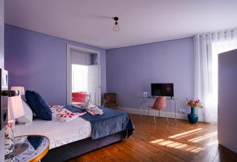 Duque D`Avila 2 has Balcony rooms