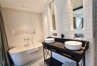 Chayofa Central has Balcony rooms