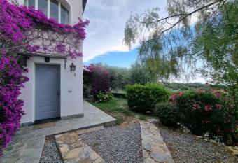 Villa degli Ulivi allows 18 year olds to book a room