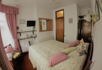 Rosamaly Guesthouse has Balcony rooms