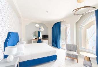 Hotel Club Due Torri has Smoking/Balcony rooms