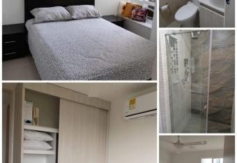 Hermoso apartamento, con Internet Netflix, parqueo has Balcony rooms