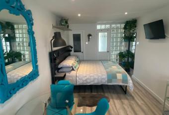 Studio Tavros allows 18 year olds to book a room