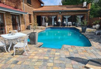 Royal Villa Guesthouse allows 18 year olds to book a room