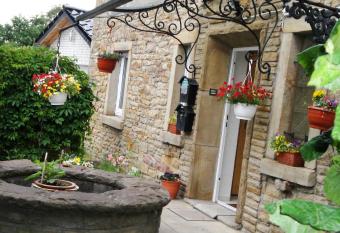 Ferienwohnung im Gr  nen mit Balkon allows 18 year olds to book a room
