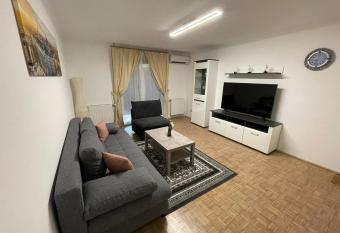 Refaeli Apartments 1020 has Balcony rooms