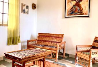 Porto-Novo logement lumineux et calme has Balcony rooms