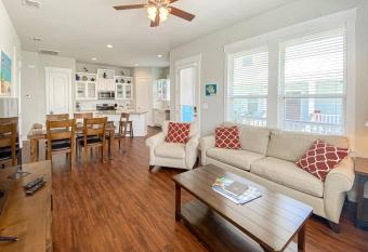 SailHouse has Balcony rooms