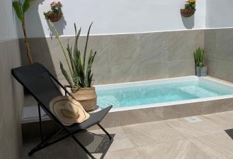 Pintada 57 allows 18 year olds to book a room