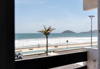 2 BDR Apartment with Ocean View in Avenida del Mar has Balcony rooms