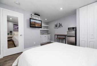 Shell On The Beach 106 o Renovated has Balcony rooms