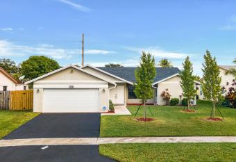 Relaxing 4 Bedroom Home With Pool allows 18 year olds to book a room