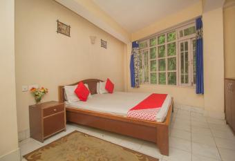 OYO 61773 Hotel Jignam allows 18 year olds to book a room