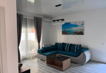 Nancy house Sea allows 18 year olds to book a room