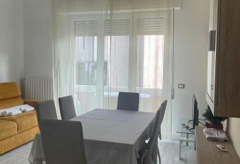 La Magnolia Apartments III has Balcony rooms