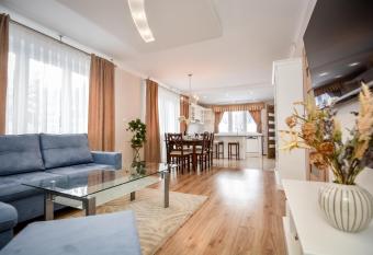 Noclegi Handzel has Balcony rooms