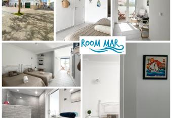 Room Mar wifi free , private bathroom and terrace has Balcony rooms