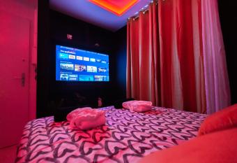 La Golden Room allows 18 year olds to book a room