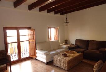 Apartamento con encanto CORON A allows 18 year olds to book a room