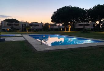 Casa de F  rias com piscina - Condominio Vilamourat  nis has Balcony rooms