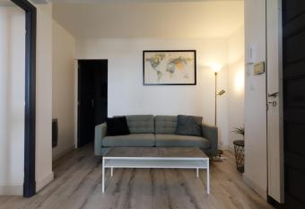 LE BEAULIEU * Appartement 4 chambres * 8pers * Clim * Parking * Balcon has Balcony rooms