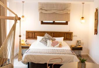 LA CASA DEL HAMMAM allows 18 year olds to book a room