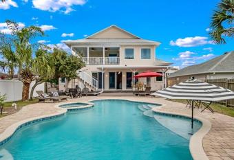 Happy Island Retreat has Balcony rooms