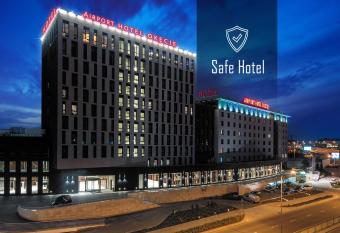 Airport Hotel Ok  cie allows 18 year olds to book a room