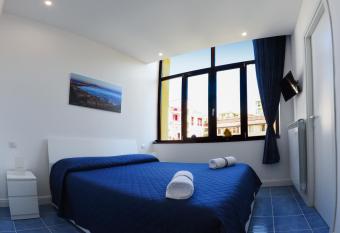 Al Centro del Golfo has Balcony rooms