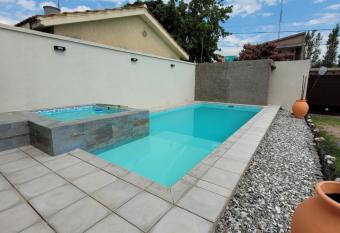 Do  a Vanina allows 18 year olds to book a room