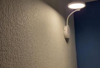 VUE MER ET ESTEREL SUR LA BAIE DE CANNES has Balcony rooms