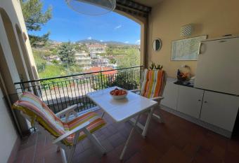 Suite Semeria 151 - Sanremo allows 18 year olds to book a room