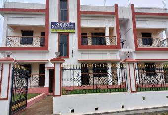 Niloy guest House has Balcony rooms