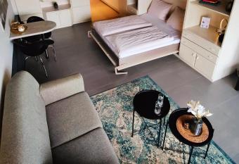 Waldidyll 713 allows 18 year olds to book a room