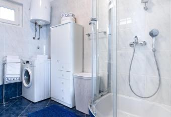 Villa Anima, Stanici, near Omi   has rooms with a private hot tub