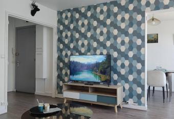 Le Thourottois*Centre ville*Wifi*Spacieux*Confort* Saint-Gobain allows 18 year olds to book a room