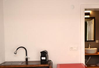 Benjamin Otel Gumusluk allows 18 year olds to book a room