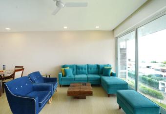 St Jacinto Island Villa, Pvt Pool with Bay View allows 18 year olds to book a room