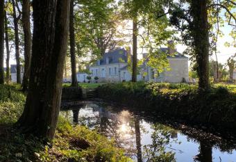 Location chez H  l  ne et Seb au c  ur de la Touraine has Balcony rooms