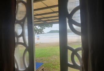 Tupi s Beachfront Home 2BR has Balcony rooms