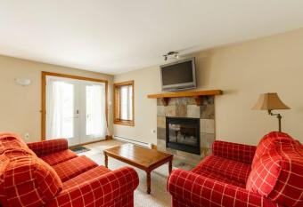 InstantSuites- Mont-Tremblant Cozy Cottage Unit allows 18 year olds to book a room