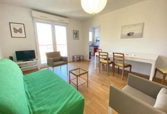 Beautiful Apartment For 4 With Balcony has Balcony rooms