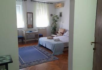 Apartment Tamara allows 18 year olds to book a room